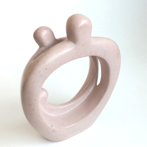 Unique Antique Alabaster Beige Stone Sculpture of Family w/ Child (7 1/2” Tall) - Picture 10 of 15